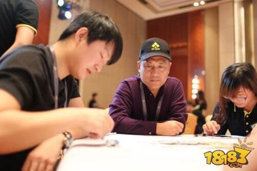 2015腾讯棋牌年度盛典:对三要不起 欢乐斗地主边赛欢乐多