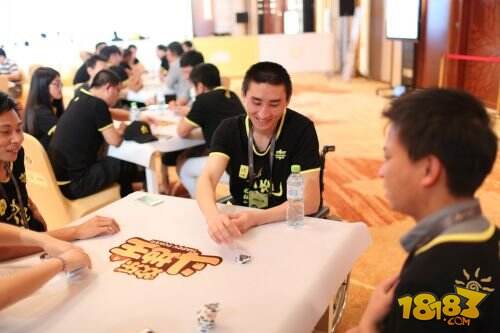 2015腾讯棋牌年度盛典:对三要不起 欢乐斗地主边赛欢乐多