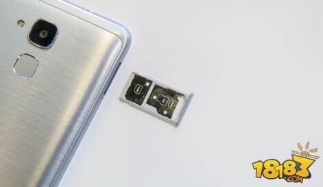 自主核心品质升级 荣耀畅玩5C抢先体验 1818