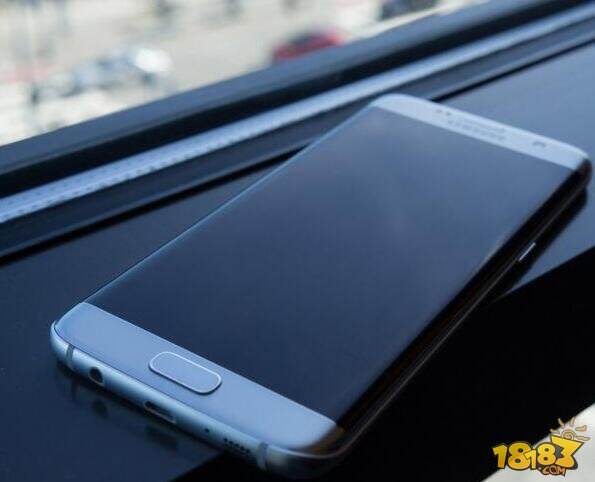 三星Note6也有曲屏:配置超过你的一切想像