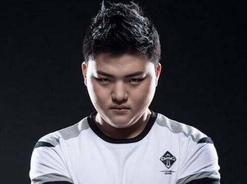 uzi最近直播动态 27-1605191JU0.jpg