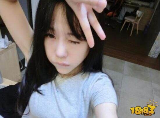 斗鱼tv女主播卡卡不惧露胸 海量私房照福利