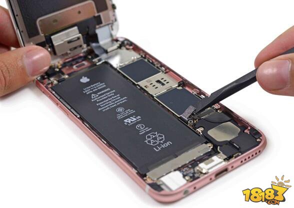 iPhone6s频繁自动关机!苹果:免费换电池 1818